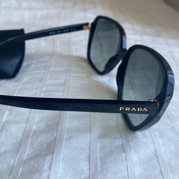 Prada Sunglases New - Picture 4 of 7